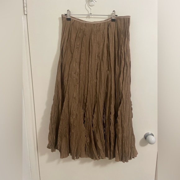 Gorgeous Brown/ Tan Long Flowy Layered Skirt - Picture 2 of 7